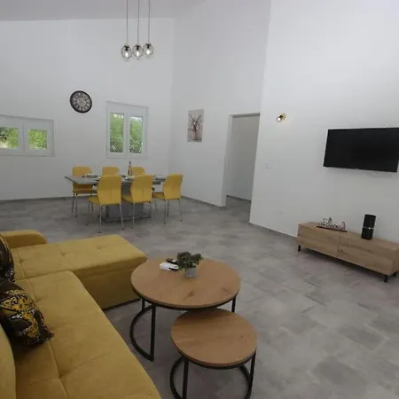 Franka Comfortable Villa *