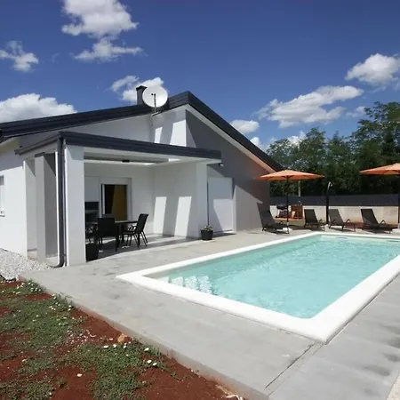 Franka Comfortable Villa *